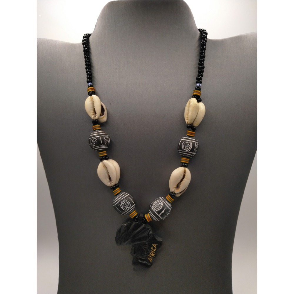Beautiful Shell Beaded Choker Necklace, African‎ Themed
